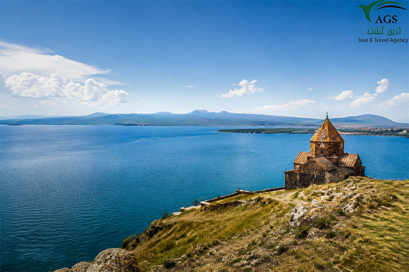 نمایی از دریاچه سوان ارمنستان